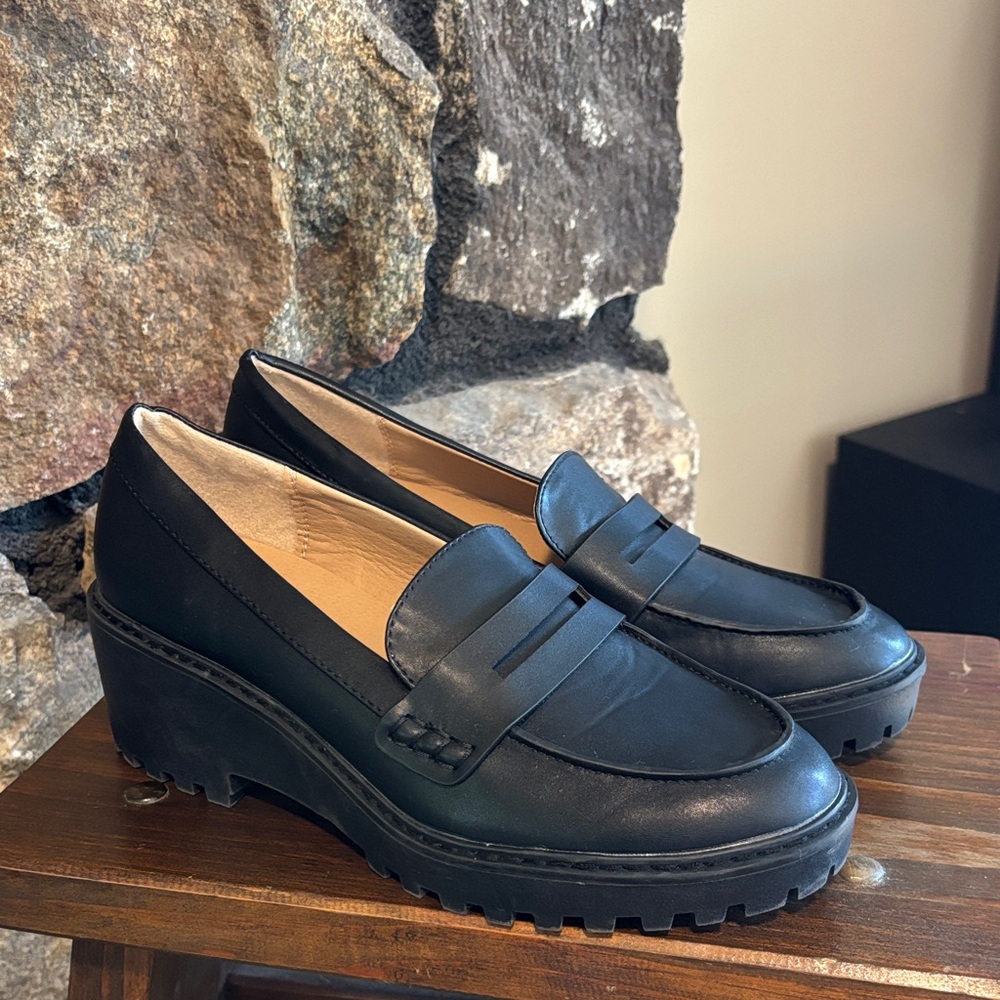 DV by Dolce Vita Black Loafers Size 8